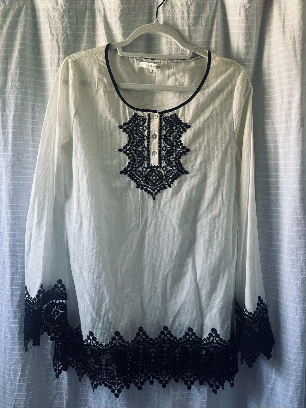 Ann Taylor White Tunic with Black Lace Accents